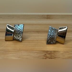 Vintage Modernist Cufflinks Hammered & Polished Gold Tone Geometric Design